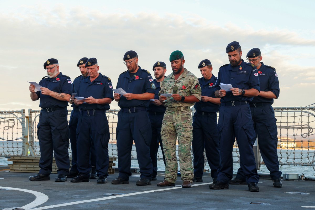 RoyalNavy's tweet photo. From Whitehall to Scapa Flow, Royal Navy personnel paused to honour those who served before them during Remembrance weekend.

Read more: https://t.co/UkunROzewu https://t.co/TiFZgVVXxc