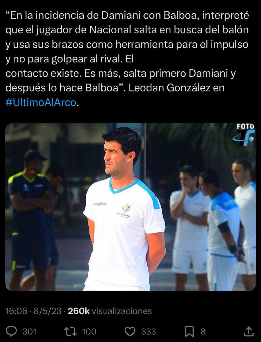 De hecho no es la primera vez que Leodan González inventa criterios. Es algo de no acabar. Su soberbia (la misma con la que dirige y se dirige en cancha) no le permite asumir su error. 

Se hace lo que se quiere con el reglamento.