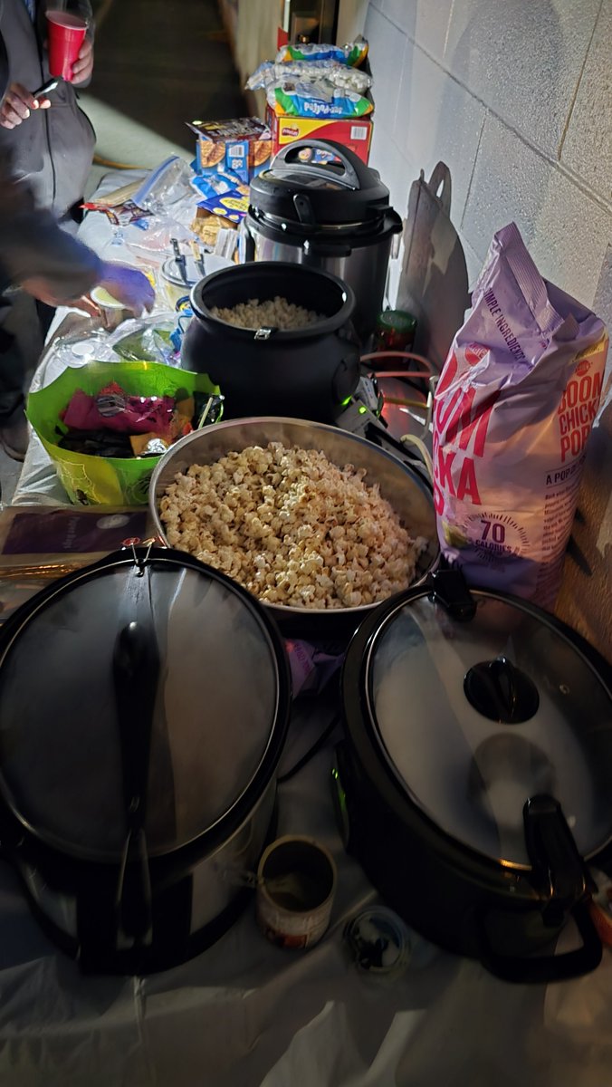 PeterPaulElec's tweet image. We turned our parking lot into a drive-in theater Friday night! 🎬 Popcorn, walking tacos, s’mores, and plenty of smiles made for the perfect evening under the stars. 🌟

Big thanks to everyone who helped make it happen! 🙌 #TeamFun #DriveInMovieNight
