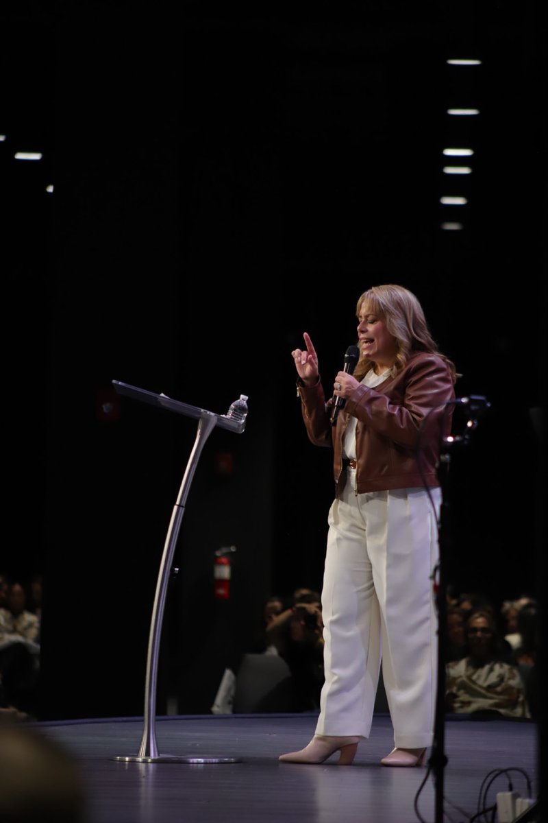 “El pasado es un punto de referencia, pero no es tu residencia.”
Pastora: <a href="/zaydalopezjwc/">zayda lopez</a> 🙌🏻📖🤎

👉Para ver el mensaje completo visita nuestro canal de Youtube: Iglesia Jesús Worship Center

#Enseñanza #Edifica2025 #PastoraZaydaLópez #ComparteYBendice #IglesiaJWC #EdificaMujer