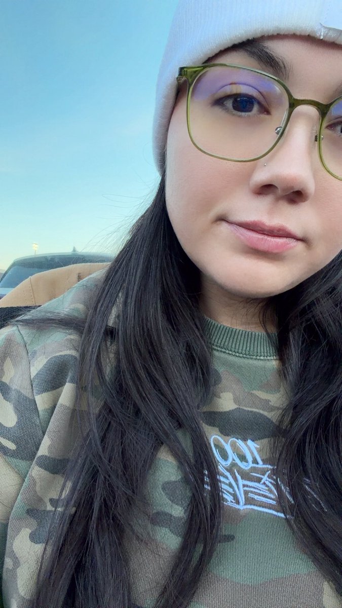 BritBrat tweet media