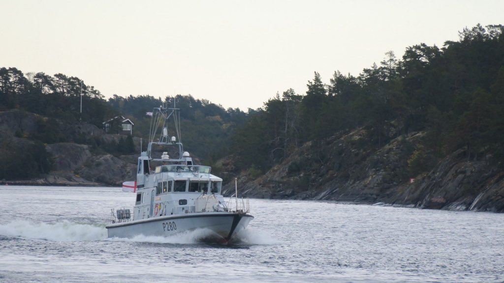 HMS Dasher tweet media