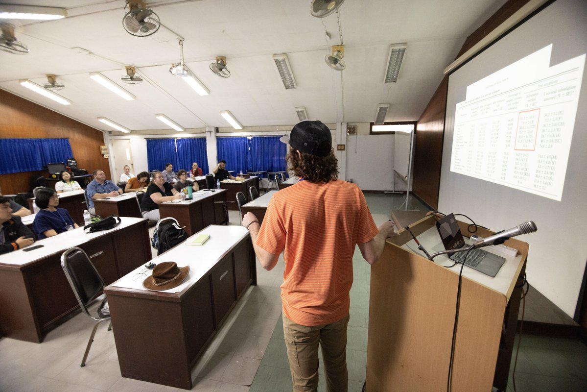 ProjectApism's tweet image. Science moves faster when it’s shared. 🌎🐝

This #WorldScienceDay, we celebrate the researchers &amp;amp; partners who advance honey bee science—and help bring it to the field, where it makes a difference.

🔬 When research is shared, bees thrive.

#ProjectApisM #HoneyBeeResearch