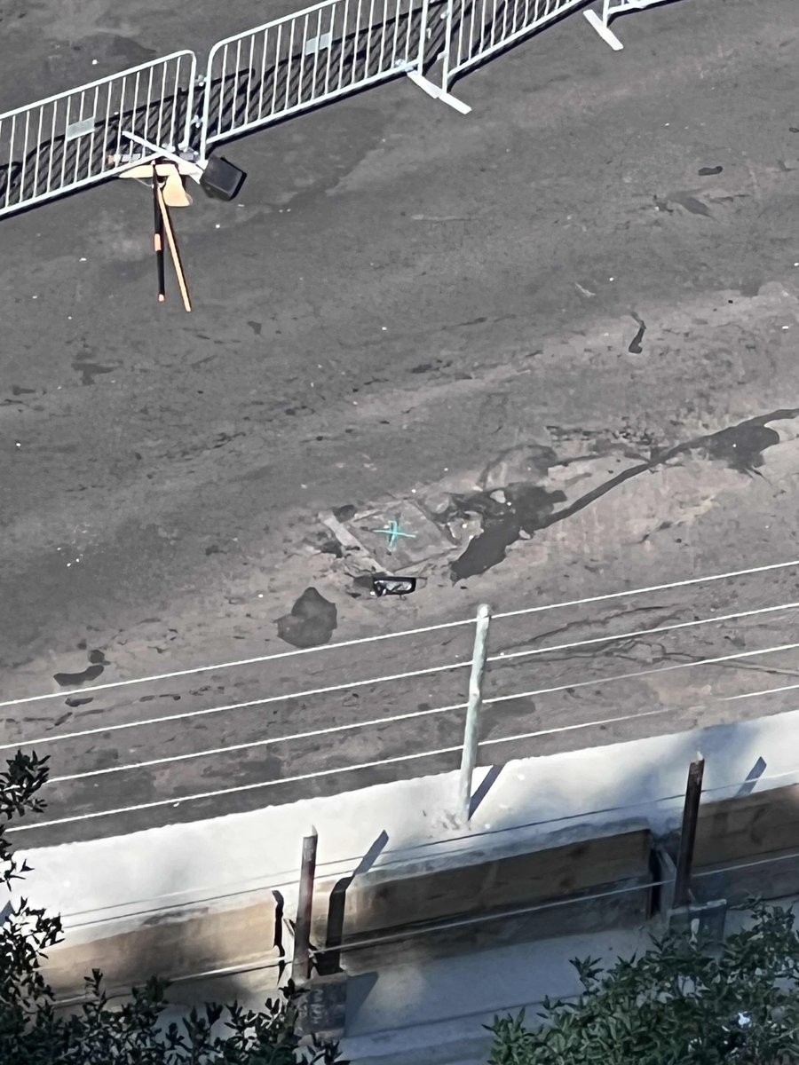 HHN365's tweet image. New house venue? 🤔

Exciting developments here at Universal Studios Hollywood where a temporary outline of the previously  rumored UES structure has appeared. The UES project is rumored to be a new purpose built venue for HHN and Fan Fest Nights at Universal Studios Hollywood.