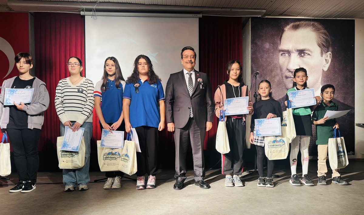 10 Kasım Atatürk’ü Anma Günü Etkinlikleri Kapsamında Okullar Arasında Düzenlenen Resim, Şiir ve Kompozisyon Yarışmalarında Dereceye Giren Öğrencilerimize Ödüllerini Takdim Ettik. 

Sevgili Öğrencilerimizi Tebrik Ediyor, Başarılarının Devamını Diliyorum..

#Burhaniye