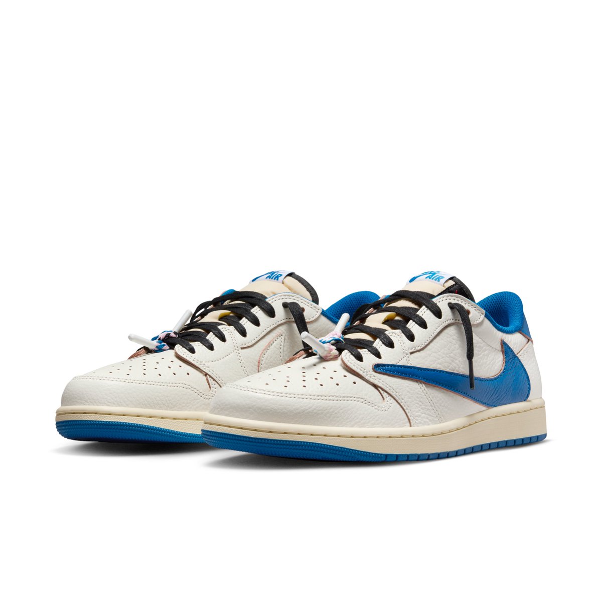 EldenMonitors's tweet image. The Fragment x Travis Scott AJ1 Low is dropping this week via raffle, will post when live / any updates 👍

shop.travisscott.com