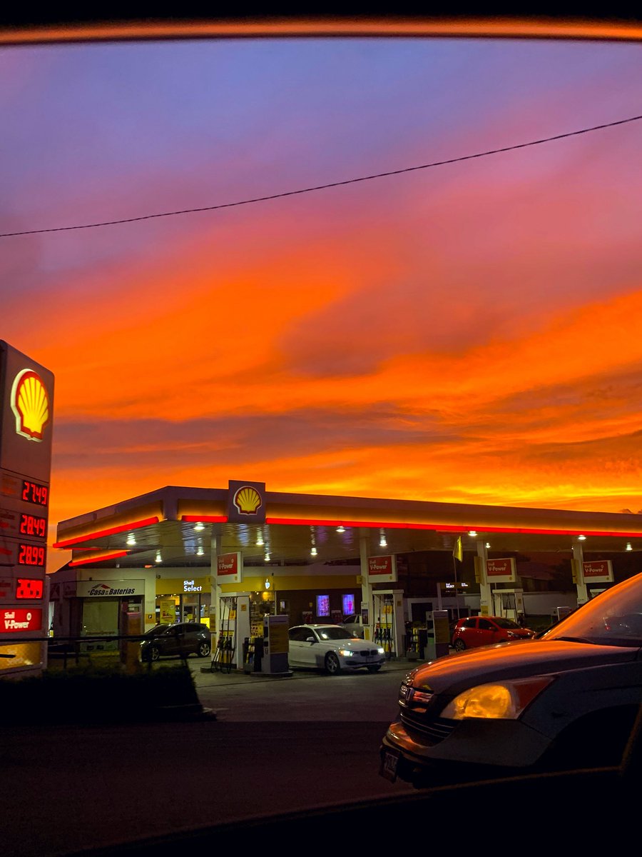 isa_arivera's tweet image. Noviembre con atardeceres de buena suerte y paz ✨