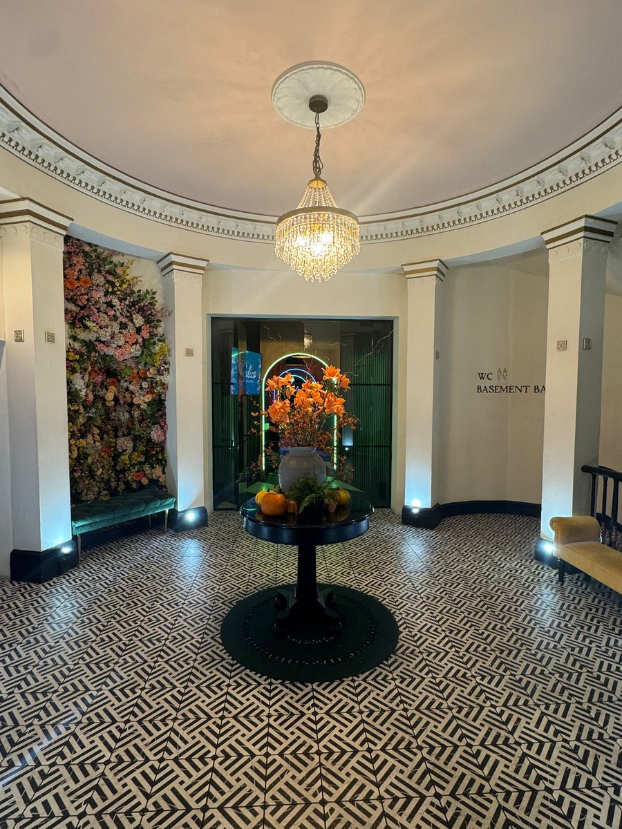 ManuelGiudiceTC's tweet image. You’ve got to learn to separate compulsive action (fear, status, validation-driven) from intentional action.

You may make millions but if compulsion is what’s driving you, you’re ruining your life and the one of those around you.

#InnerWork