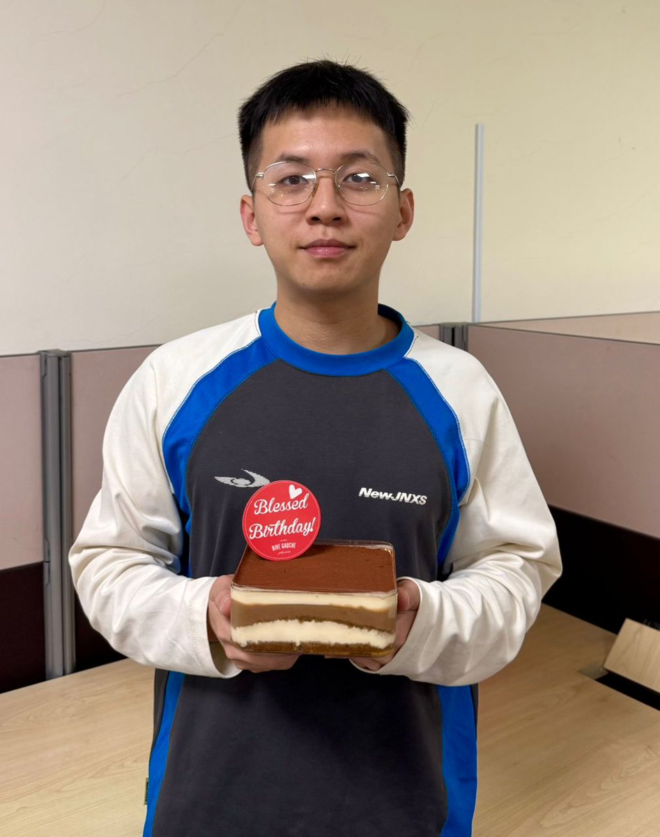 Declarators_'s tweet image. Happy Birthday to Wallace from our Key Account team! 

Thank you so much for working on your birthday!

#Declarators #Logistics #DeclaratorsCulture #BirthdayCelebration