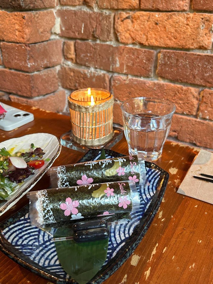 LohseDanilo's tweet photo. Lunch break vibes! 🌿 A simple meal, but a moment of peace in the middle of a busy day. What’s on your plate today? #LunchTime #SimpleJoys #FoodieVibes https://t.co/s7ekqbSZeZ
