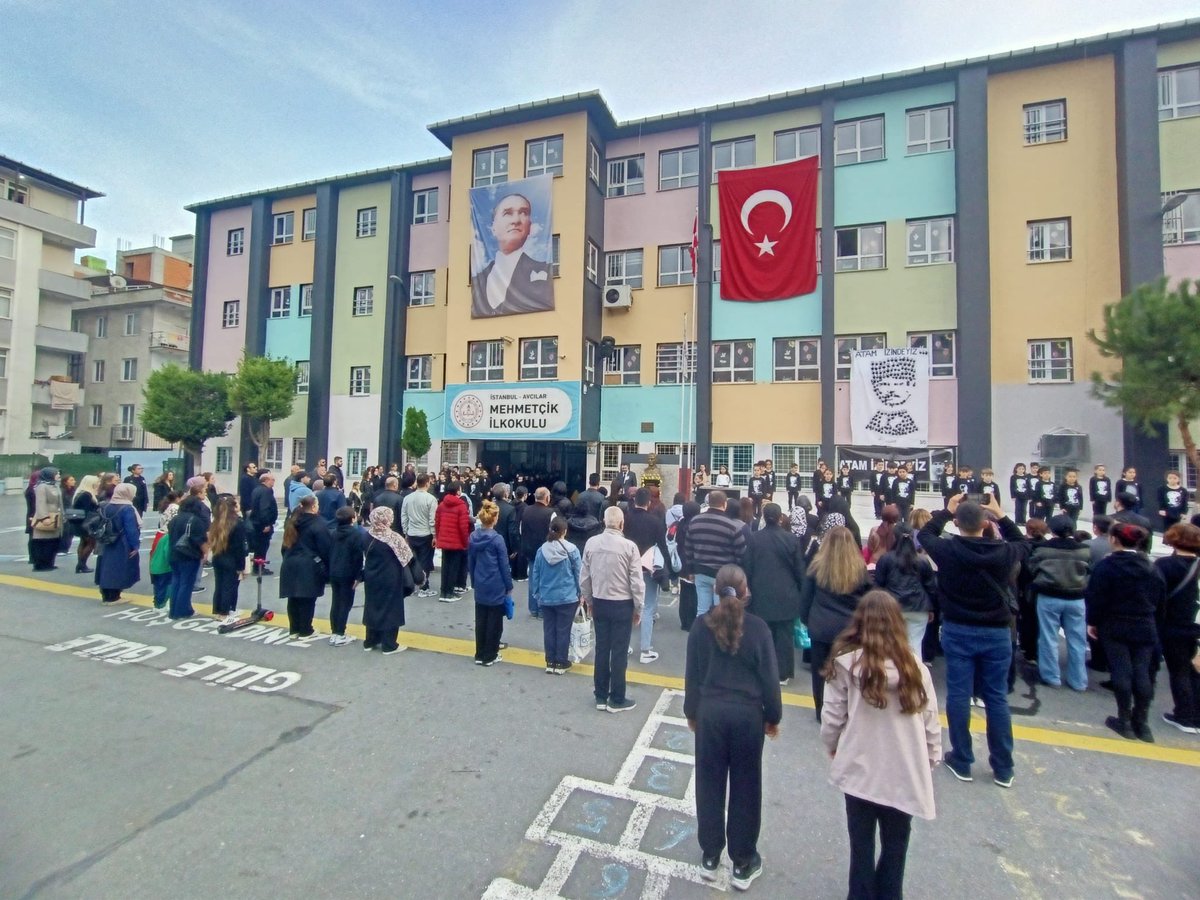 burcuks4's tweet photo. Vefatının 87. Yılında Okul Bahçemizde Yapmış Olduğumuz Törenle Atamızı Sevgi , Saygı, Minnet ve Özlemle Andık. @tcmeb @istanbulilmem @Avcilarilcemem @avcmehmetcikio https://t.co/an1OBud9p0