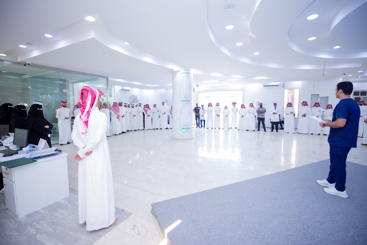 تغطية |📸 
#تجمع_حفرالباطن_الصحي يقيم اللقاء  الرابع و التسعون لـ #محور_التواصل لمنسوبي التجمع ، والذي يستضيف هذا الأسبوع أ.محمد بن لافي الظفيري وذلك في بهو التجمع.