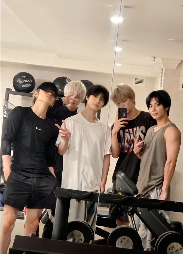 TODAY IS THE LAST DAY TO VOTE MOAS!!! LET'S DO OUR BEST FOR TUBATU!!

1 RT = 1 VOTE
1 REPLY = 1 VOTE

Goal = 5k RETWEETS 🔥

I vote for #TOMORROWXTOGETHER on #2025MAMAVOTE