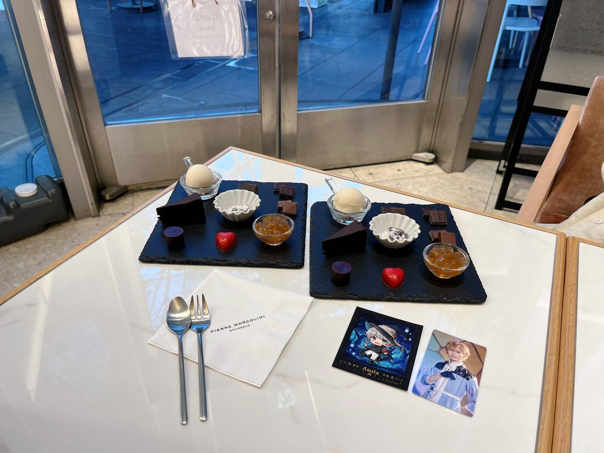 whiteself__'s tweet image. #メメントリまねきねこ 🐾🤍
友達と遊んでる時に通知来て神(｀・ω・´)⭐️