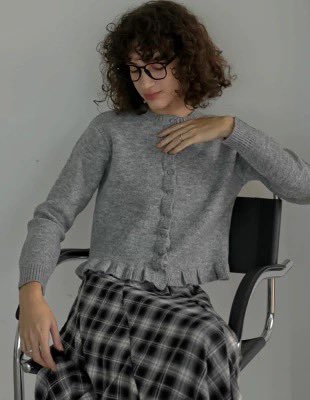 amky63's tweet image. ZARAっぽなフリルカーディガン甘すぎず大人可愛いデザインがツボ