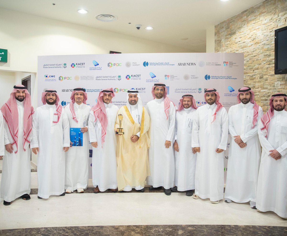 أفخر بفوز وكالة المشاريع والصحة العامة بالمركز الأول في جوائز تميز المشاريع العالمية 2025 عن فئة التميز الاستراتيجي للمشاريع، وهو إنجاز يعكس دعم وتمكين معالي الوزير <a href="/majedhogail/">ماجد الحقيل</a> وتكامل الجهود بين فرق العمل في تطوير منظومة إدارة المشاريع. وقد أسهمت المنصات الذكية والتقنيات الحديثة