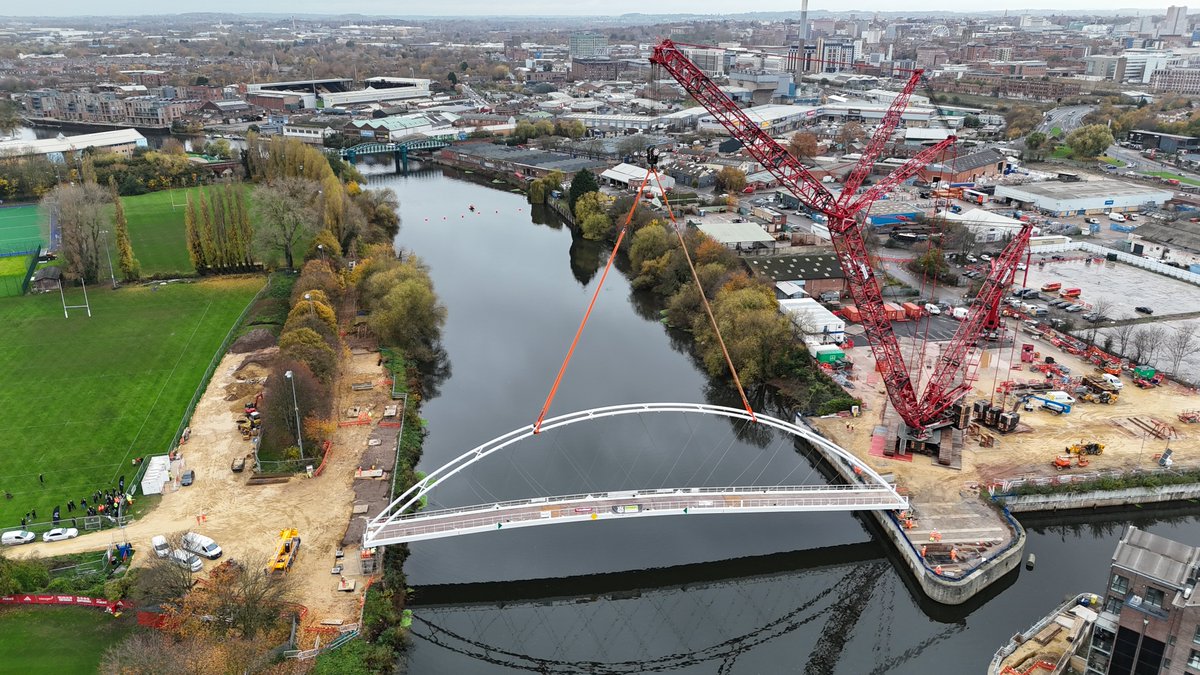Nottingham's brand new walking and cycling bridge has landed in place on the banks of the river Trent! 
🌉
Now, Nottingham’s skyline has a new landmark, however there is still more work to do to install, ramps, steps and walkways and a smaller bridge over Trent Basin ..