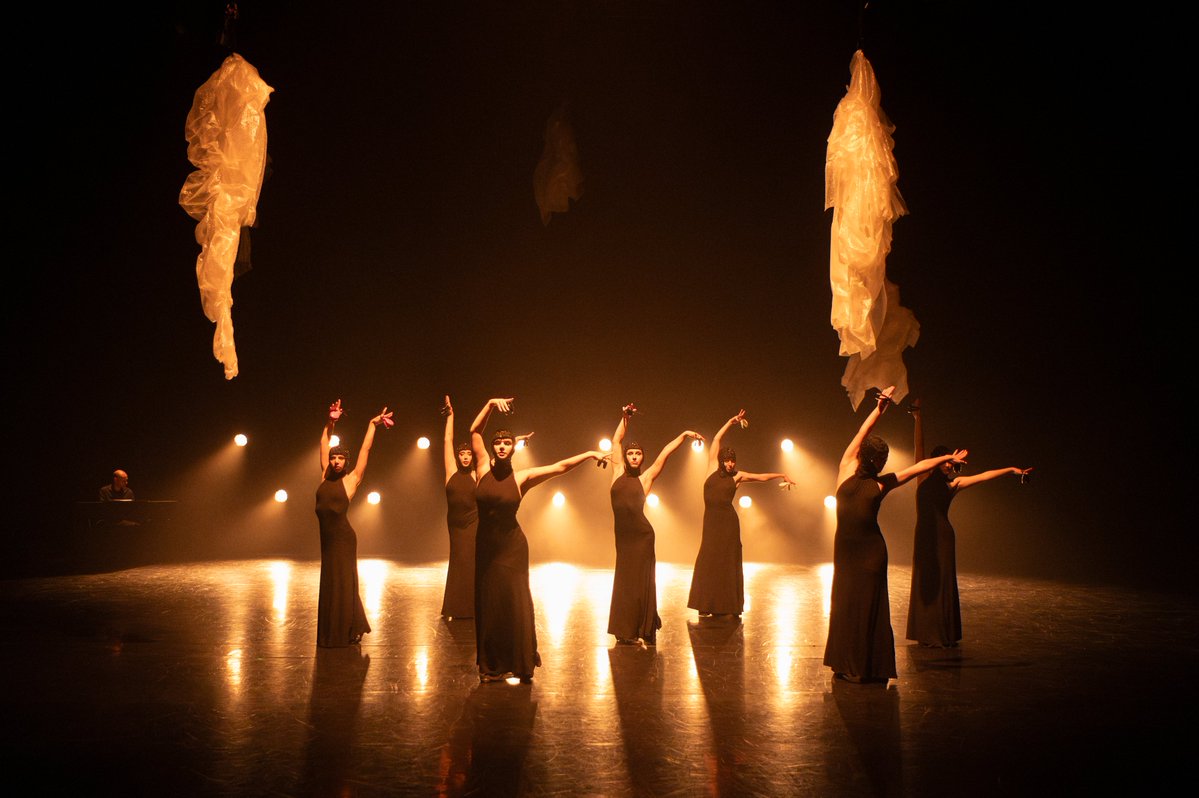 institutteatre's tweet image. #DANSA Felicitem Aleix Colomer, guanyador del Premi de Dansa de l’Institut del Teatre 2025 amb «Le Début». L&apos;enhorabona també a Ignacio J. Cabell, pel Premi @satteatrecentre per «Liminalia» i Alfons Ojeda, amb el Premi del Públic per «Jardí velat»
tinyurl.com/PremiDansaIT25