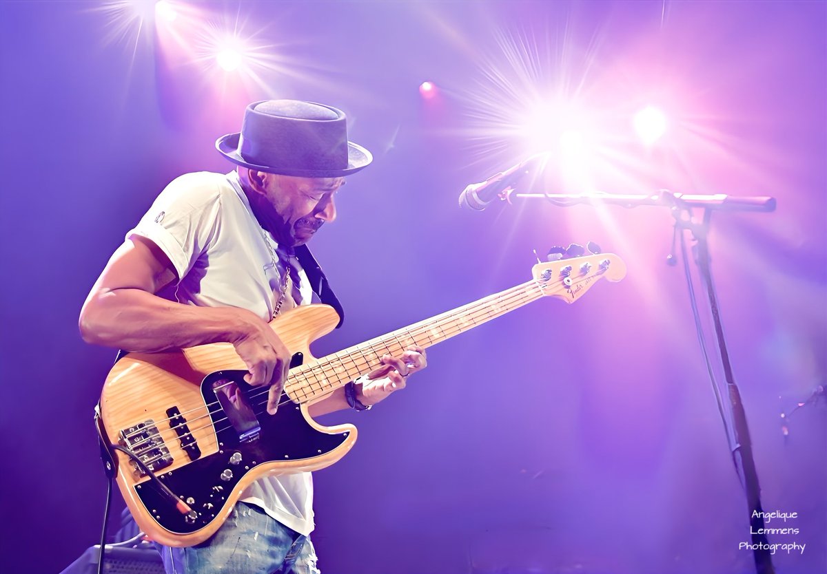 CurlyAngelique's tweet photo. #marcusmiller @MuziekgebouwEHV 
Last concert of the tour in Europe https://t.co/LmkIAjeVVe