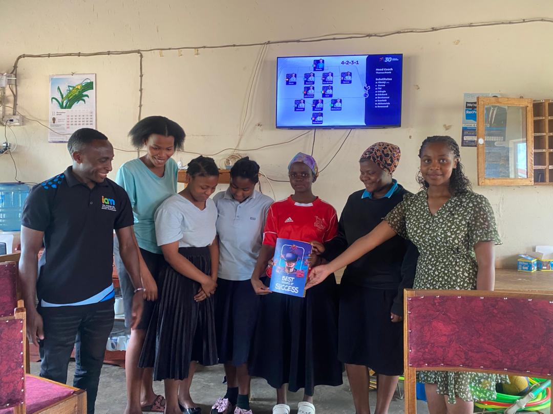 RAHU_Clinic's tweet image. The visits aimed to gather feedback &amp;amp; strengthen our collaboration with the schools for future collaboration! 

Teachers &amp;amp; students shared that the tournament went beyond sports &amp;amp; built confidence, teamwork &amp;amp; leadership among girls  to dream bigger.

#GNTrybe #YourTrybeYourVybe