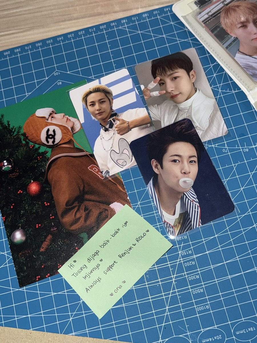 iyelsarchive's tweet image. [ mails 💌 ]
suppaaa happy! pc pc ndun ganteng ini finally arrived 🫶🏻 big thaankyouu to kak @leeona23z uda percayain bagiin pc ini ke akuu😩🫶🏻 i always support renjun untill my last breath deh kkaakk🫶🏻☝🏻 supaaa heeepiiiii🫶🏻🫶🏻🫶🏻🫶🏻🫶🏻 God bless you kaakk ona🫶🏻