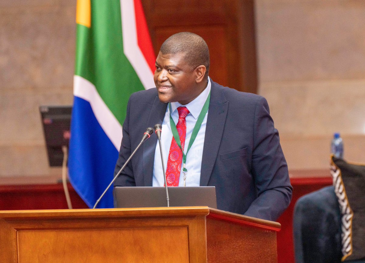 youthagenda254's tweet image. At the 5th APRM Youth Symposium in Johannesburg, Youth Agenda (YAA) represented by
@SengeliBrian is championing deeper investment in youth leadership, accountability &amp;amp; inclusion across Africa.
@APRMorg 
#APRMYOUTH
 #MakingTheYouthFactorCount