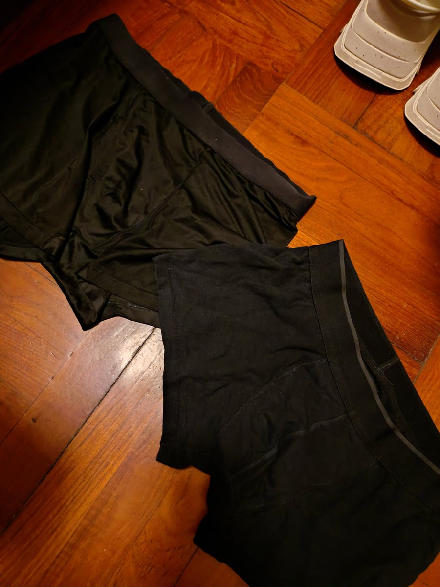 Jason_Kuff's tweet photo. 因為買咗啲新內褲，所以啲舊嘅就唔要啦，橫掂都係不如放上嚟問下 🙈

放兩條原味內褲（左面黑色果條今日著完仲啱啱打埋飛機，濕咗少少喺條褲上面），有人會想要的嗎？🙈🙈

帶價PM https://t.co/xTsqJMAsMI