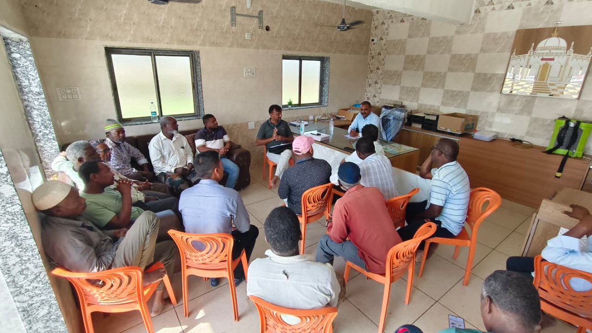 collectorgirsom's tweet image. મતદારયાદી સુધારણા કાર્યક્રમ(SIR) અંતર્ગત Nodal Officer ધ્વારા તાલાલા તાલુકાનાં જાંબુર અને ચિત્રાવડ ખાતે Tribal Electors માટે જાગૃતતા કેમ્પનુ આયોજન કરવામાં આવેલ,જેમા SIR વિશે અને  SIR ગણતરી ફોર્મ ભરવા માટે જરૂરી માર્ગદર્શન આપવામાં આવ્યું.
@CEOGujarat @ECISVEEP @InfoGirsomnath