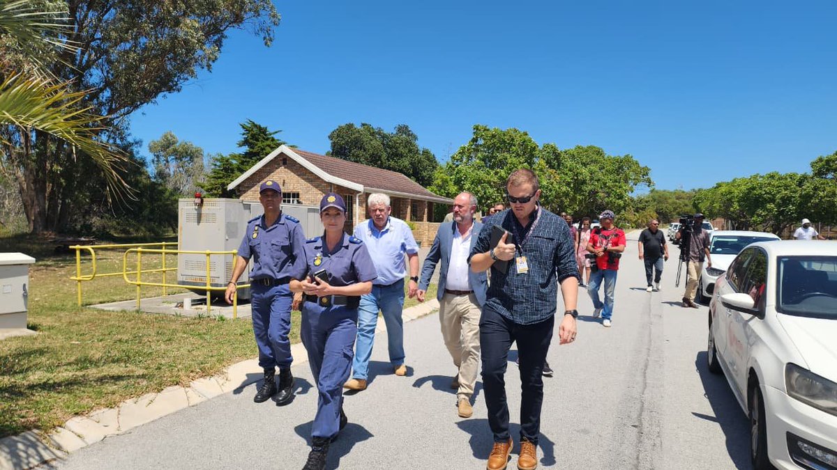 IanCameron23's tweet image. Today we visited the @SAPoliceService Port Elizabeth Flying Squad, Anti-Gang Unit and K9 Unit in Nelson Mandela Bay, joined by Yusuf Cassim MPL, Retief Odendaal MPL and Cllr Jason Grobbelaar. What we found was deeply alarming.

The Flying Squad, once the backbone of rapid…
