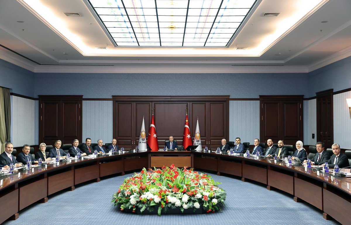 Genel Başkanımız ve Cumhurbaşkanımız Sayın <a href="/RTErdogan/">Recep Tayyip Erdoğan</a>'ın başkanlığında Merkez Yürütme Kurulu (MYK) toplantımızı gerçekleştiriyoruz.

Toplantımızın ülkemiz, milletimiz ve partimiz için hayırlara vesile olmasını diliyorum.