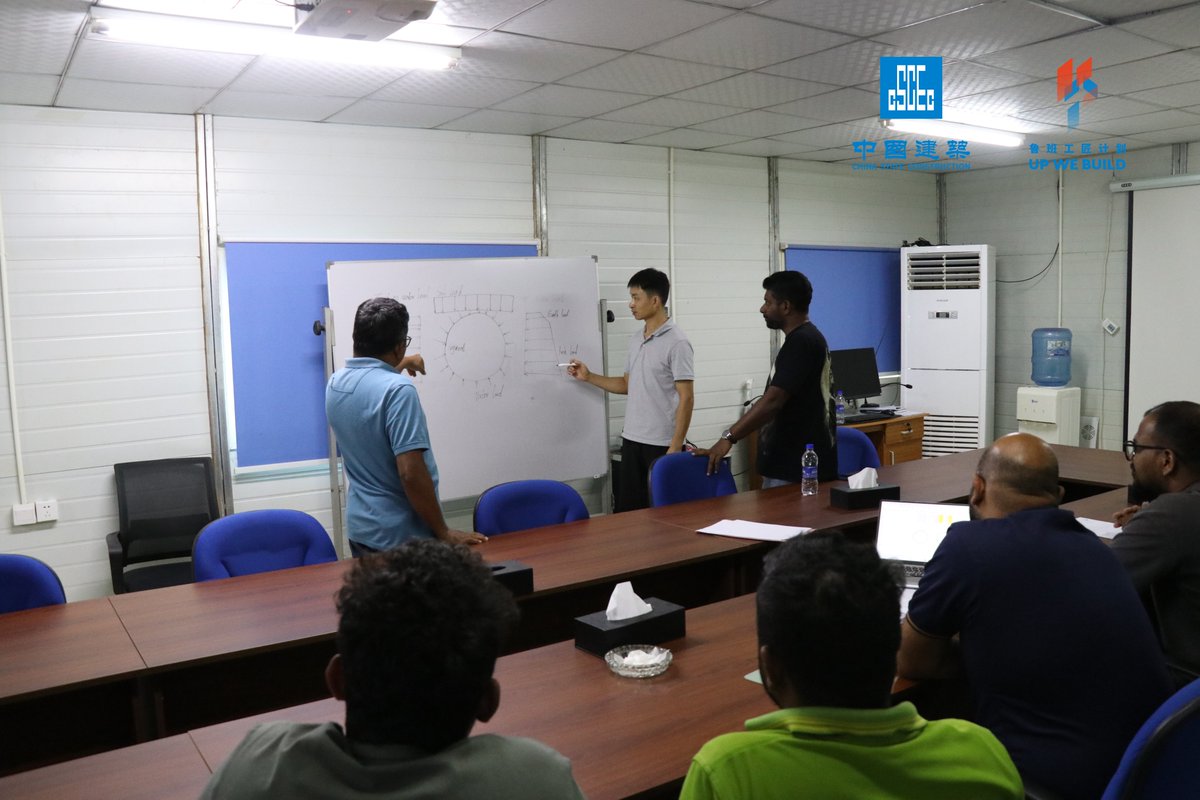 CscecSlk's tweet image. Yin Daibiao, a post-95 engineer at CSCEC Sri Lanka, joined the 27.7 km Upper Elahera Canal Project right after his master’s degree. Despite language and cultural challenges, he  built strong friendships with the local team, overcaming geological difficulties together.
#CSCEC #UWB