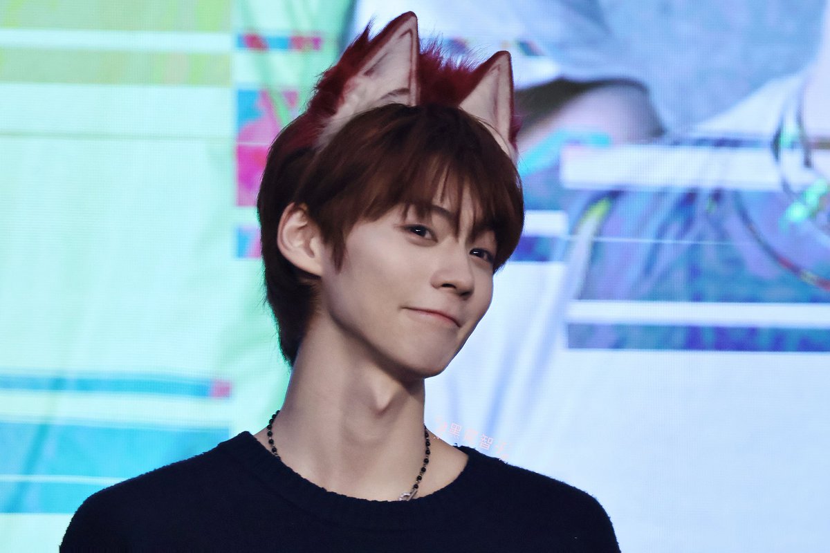 #POW #파우 #HONG #홍