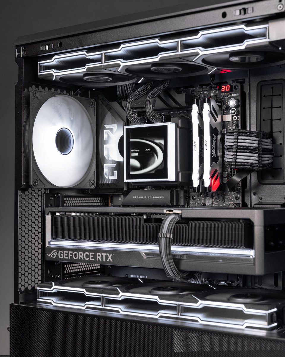 mr_matt_lee's tweet image. Airflow &amp;amp; Aesthetics Collide 😮‍💨 Check out my latest build featuring the new Lian Li Lancool 217 Infinity. Two huge 170mm front fans cut into a glass panel with infinity lighting. This one hits hard! Watch the full build video 👉 youtu.be/aqAReqFExVQ

@GlobalLianli #pcbuild