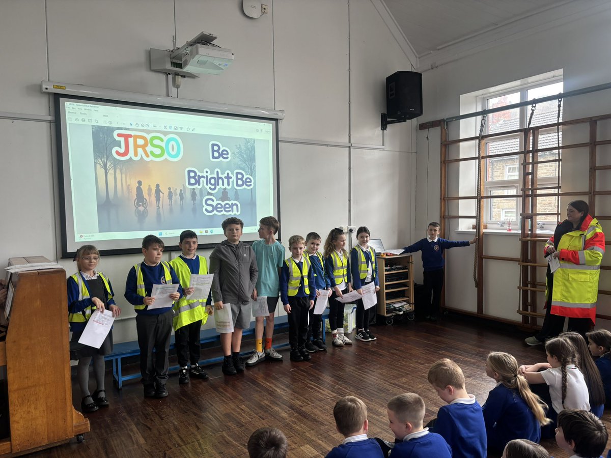 Today they shared with us an important message of ‘Be Bright, Be Seen’. This campaign highlighted the importance of good visibility during the darker, winter months.