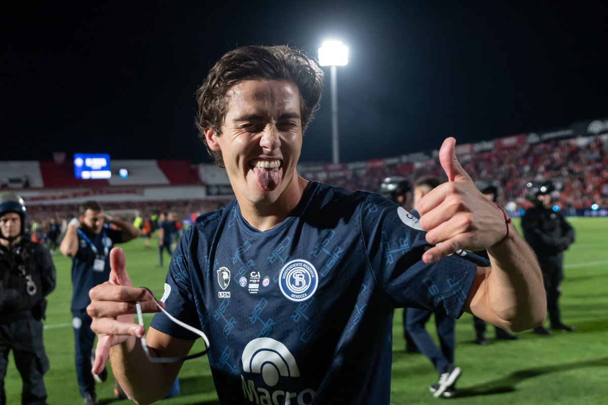 CSIRoficial's tweet photo. Así nos despertamos todos hoy😁🤙🏼

¡Si, sonriendo porque juega el CAMPEÓN!

Buen lunes Leprosos nos vemos hoy en la Catedral 21:15😍💙 https://t.co/6SJpKqrMtt