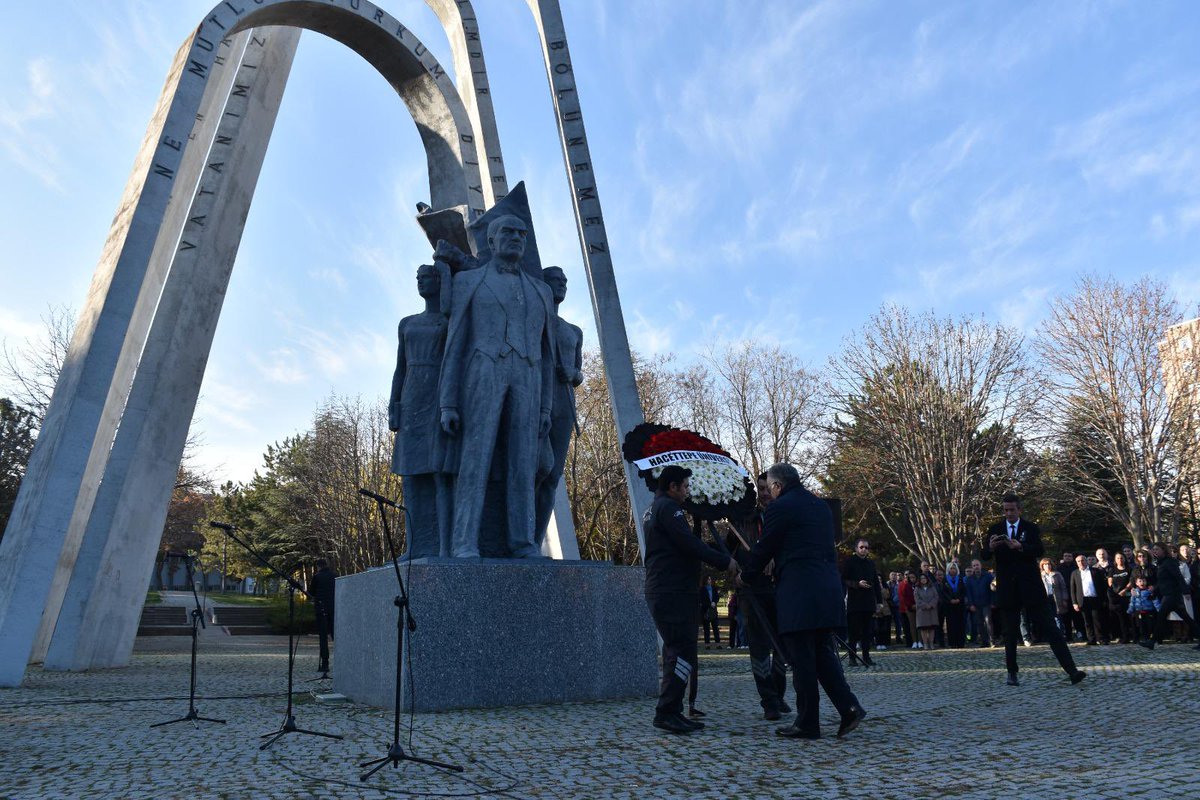 Hacettepe1967's tweet image. Saygı, Minnet ve Özlemle…
#ÜniversitemHacettepe
#Hacettepeliyiz