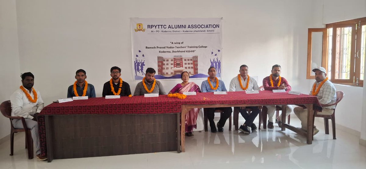 RpyttcKoderma's tweet image. रमेश प्रसाद यादव शिक्षक प्रशिक्षण महाविद्यालय में रविवार को महाविद्यालय के एलुमिनी सेल के द्वारा पूर्ववर्ती छात्र सम्मेलन का आयोजन किया गया। कार्यक्रम के दौरान आरपीवाईटीटीसी एलुमिनी एशोसिएशन का गठन किया गया,  को सर्वसम्मति से मनोनीत किया गया।
