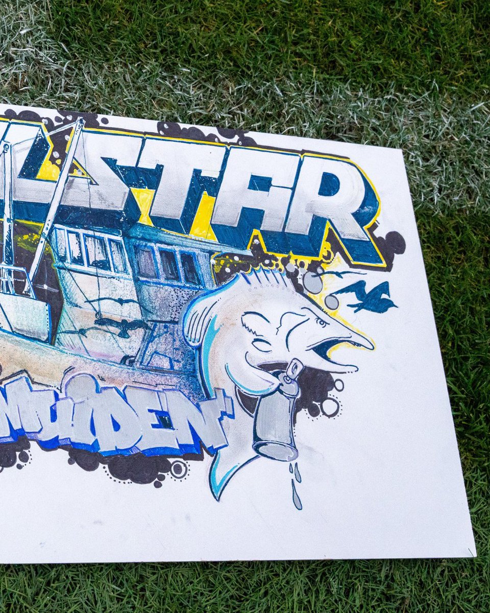 telstar1963nv's tweet image. 𝐖𝐀𝐔𝐖! 🤩

Marcel heeft dit prachtige ontwerp gemaakt en hiermee Painting Our Future gewonnen. Vorige week ontvingen hij en zijn familie een door de selectie gesigneerd uitshirt, gefeliciteerd! 🤍

#WitteLeeuwen #Paintingourfuture