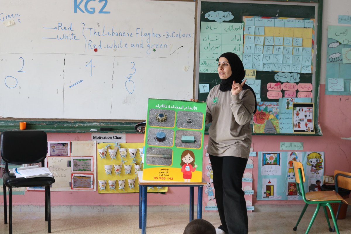 NPA_Lebanon's tweet image. Our EORE team works tirelessly to raise community awareness about the dangers of unexploded ordnance and remnants of war.Through interactive sessions and practical guidance,they help communities stay safe and protect their loved ones
#EORE #MineAwareness #CommunityProtection #NPA