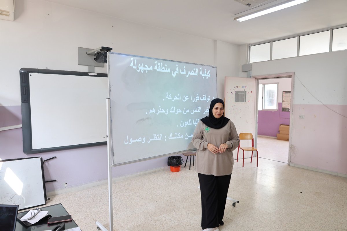 NPA_Lebanon's tweet image. Our EORE team works tirelessly to raise community awareness about the dangers of unexploded ordnance and remnants of war.Through interactive sessions and practical guidance,they help communities stay safe and protect their loved ones
#EORE #MineAwareness #CommunityProtection #NPA