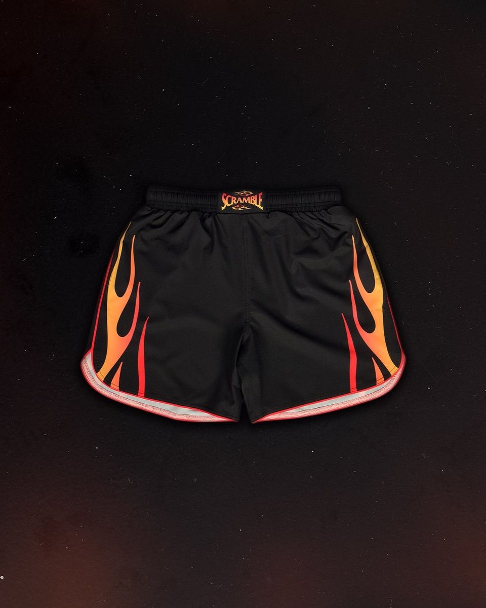 SCRAMBLEJP's tweet image. 🔥 新作NOGIセット登場！🔥「1998 FIREラッシュガード・ショーツ」🔥

💥 発売日：11月15日 16:00〜 💥