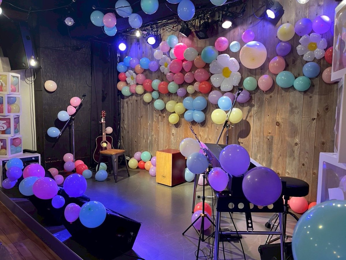 改めまして、昨日はありがとうございました！
お花や差し入れも嬉しかったです🎁💐

そしてこのワンマンライブを一緒に作りあげてくださった皆様、本当にありがとうございました！
とても楽しく素敵なライブにすることが出来ました🥰

これからもふぃるふれを応援していただけたら嬉しいです！！🌟