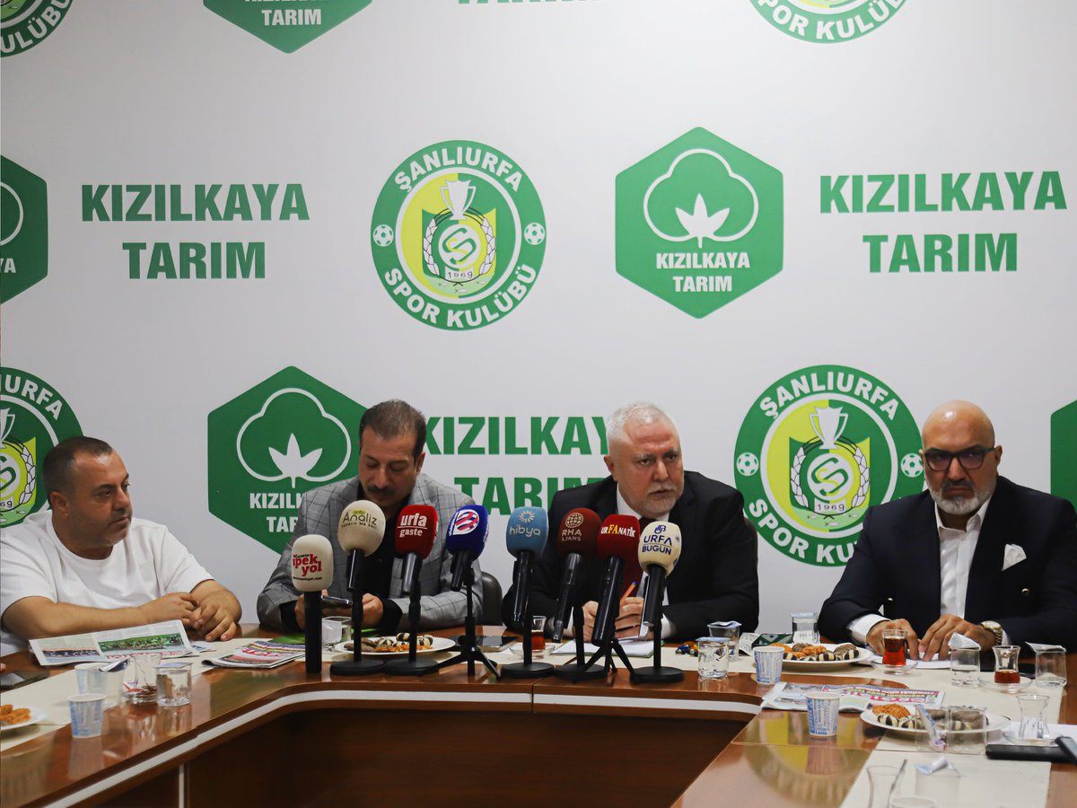 BAŞKANIMIZ MUSTAFA KEMAL SARAÇOĞLU’NDAN ÖNEMLİ AÇIKLAMALAR

Kulüp Başkanımız Mustafa Kemal Saraçoğlu, bugün düzenlenen basın toplantısında bu hafta oynayacağımız Batman Petrolspor maçı öncesinde önemli değerlendirmelerde bulundu.

Başkanımız, Şanlıurfaspor’umuzun başarısı için