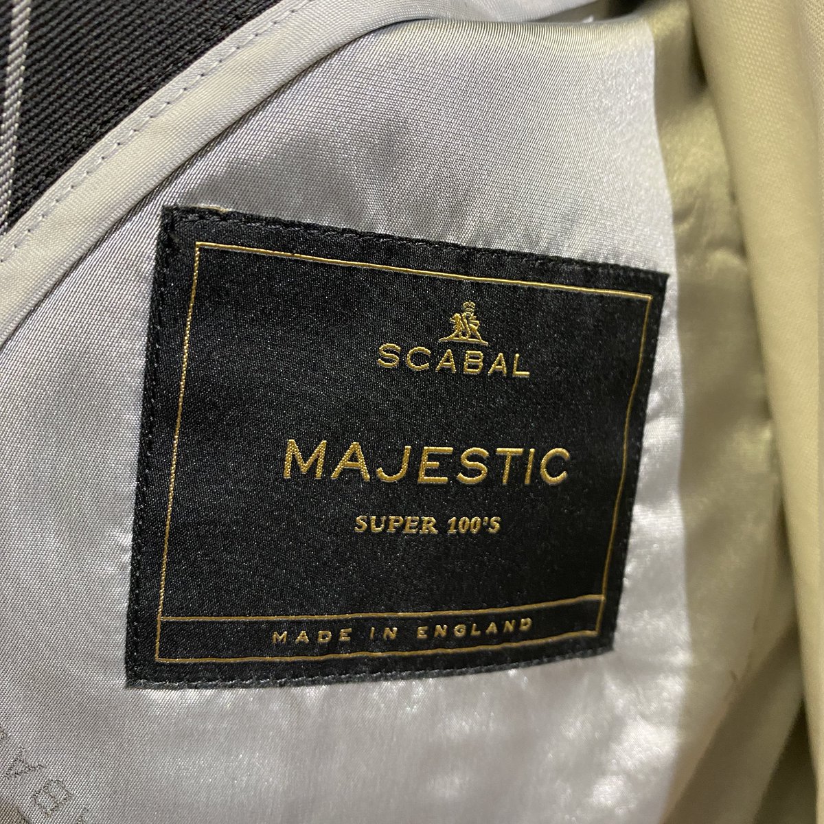 nakayamate_sew's tweet photo. 日本一スキャバルを仕立てる男への道!
スーツ完成です😊
毎年1着ご購入いただいて、ありがとうございます🙇♂️
そんな皆様が大好きです😁
また、よろしくお願いいたします👍
#scabal
#スキャバル
#神戸洋服
#神戸スタイル
#オーダースーツ
#スーツ
#kobefashion
#ootd
#ordersuit
#mensuit https://t.co/DdGah1CnHo