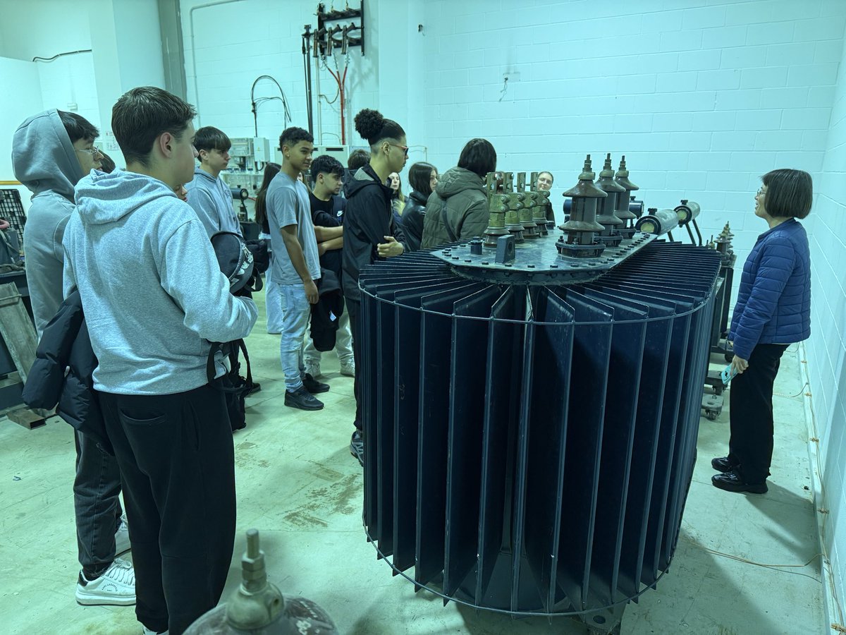 retrotrafo's tweet photo. Today GITEP group welcomed students as part of the Science Week at @unican.
We ran the activity “Journey Inside Power Transformers” with 40 students (ages 16–18) from IES Marqués de Manzanedo (Santoña).
This activity is part of the #RETROTRAFO project funded by @MSCActions. 🔋⚡️ https://t.co/zFVd40DtSN