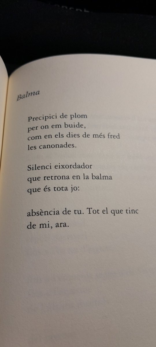 Els bons llibres no s'han d'oblidar. Un poemari que em va encisar per ser un generador d'impactes preciosos i elegants és "Sempre és tard" de <a href="/MjEscriva/">Maria Josep Escrivà</a>. Un poemari de referència aleshores i ara. Us compartisc "Balma",  un poema on la potència de l'absència creix amb elegància.