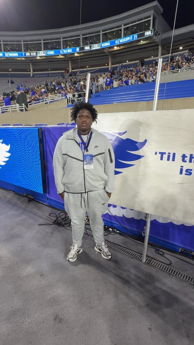 Thank you <a href="/UKFootball/">Kentucky Football</a> for having this weekend  #Gocats <a href="/Mike_Stoops41/">Mike Stoops</a> <a href="/Rivals/">Rivals</a> <a href="/FootballHotbed/">Football Hotbed</a> <a href="/PRIMELINEAB/">PRIME LINE PERFORMANCE</a> <a href="/Nadeboyz/">Chaminade-Madonna Football</a> <a href="/ChadSimmons_/">ChadSimmons</a> <a href="/adamgorney/">Adam Gorney</a> <a href="/SWiltfong_/">Steve Wiltfong</a>