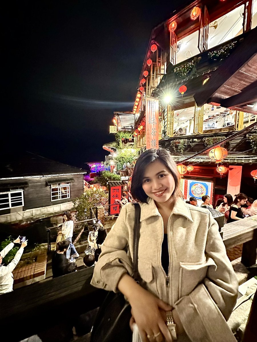 LeenCalayag's tweet photo. Jiufen old street 🏮 https://t.co/y0cKrcFr3O