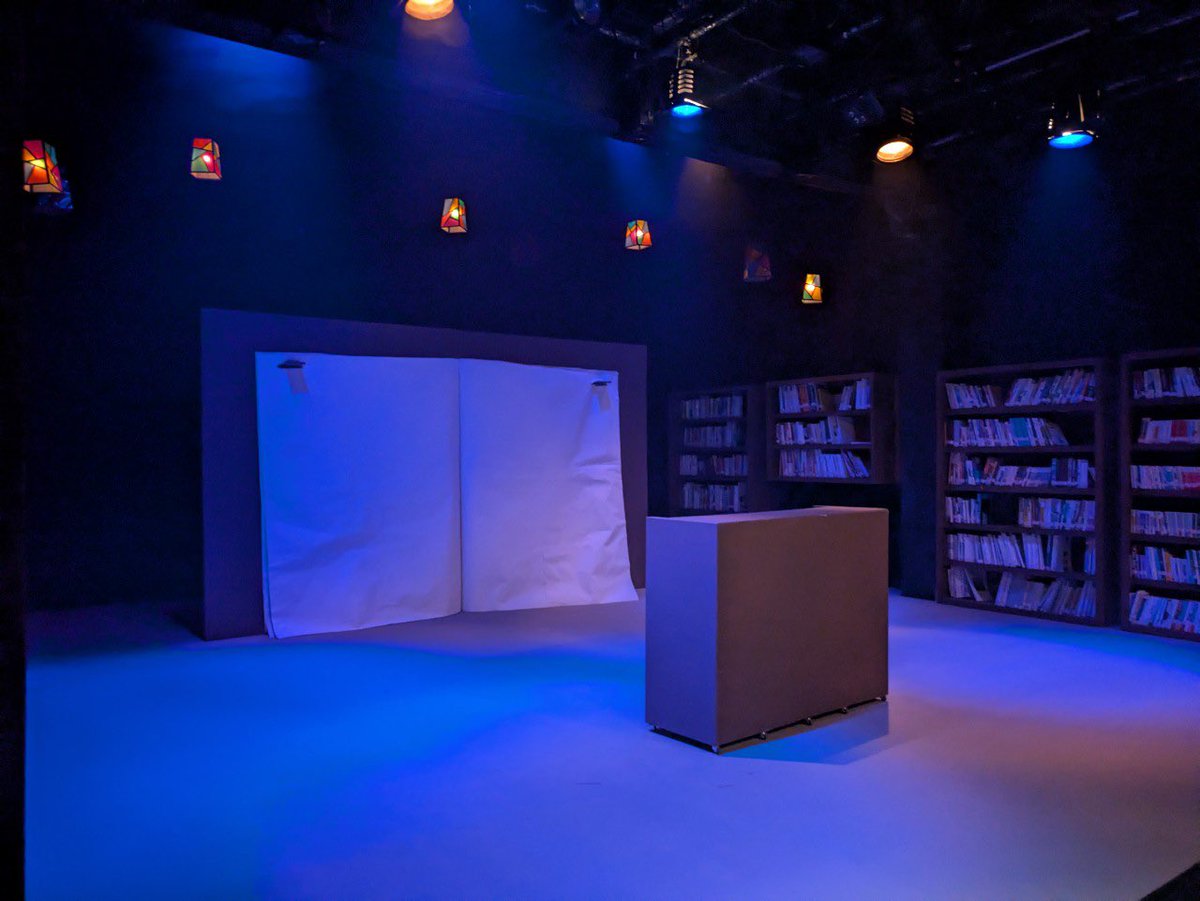 Gekidann_Nemupo's tweet image. 劇団新生プレゼンツ 劇団眠れない夜のポニーテール
四夜目
『司書見習いと白紙の本』

全公演無事終演いたしました📕

ご来場いただいたお客様ならびにお力添えくださった皆様、ありがとうございました！

#劇団眠ポ
#劇団眠ポ_四夜目