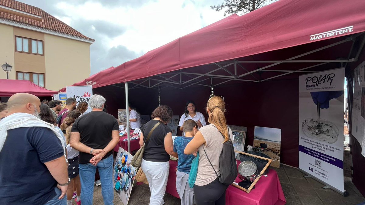 AchemGroup's tweet photo. Algunas fotos de la jornada de ayer en la #FeriadelaCiencia de #LaOrotava. ¡¡Gracias a todos los que pasaron por nuestro stand!! https://t.co/iNfRznqWtS